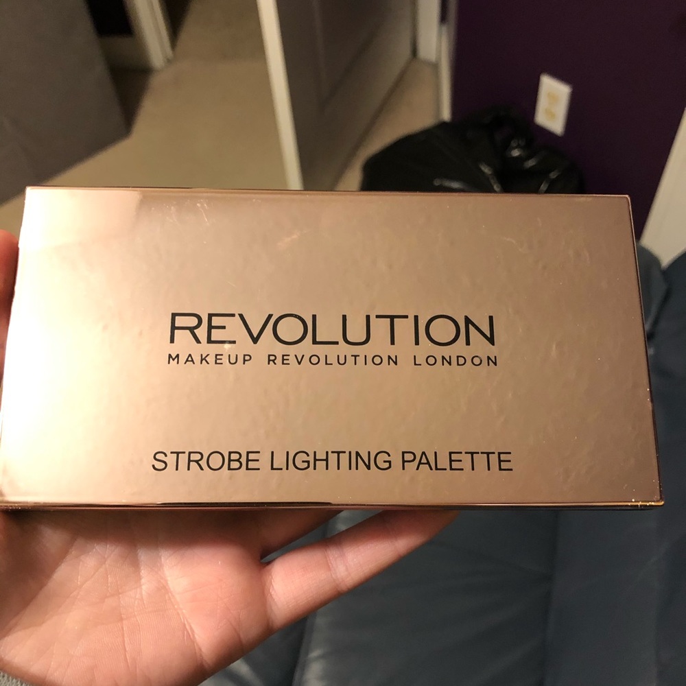 Makeup Revolution Strobe Lighting Palette